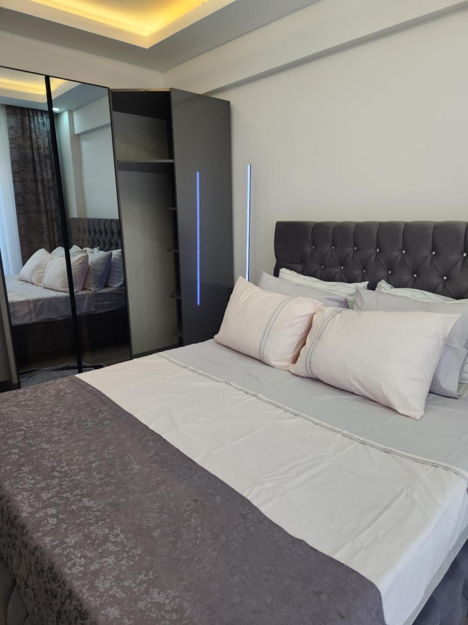 Wind Luxury 2 Appartement Aksu  Buitenkant foto